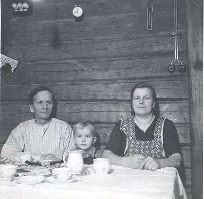 Kuvan otti Mika Kaskimies sen aikaisilla salamalaitteilla, olisikohan se ollut magnesiumjauhoa....?